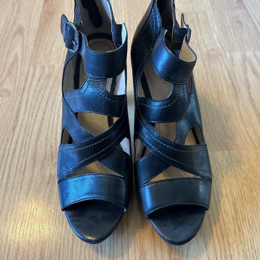 Blondo Black Sandals